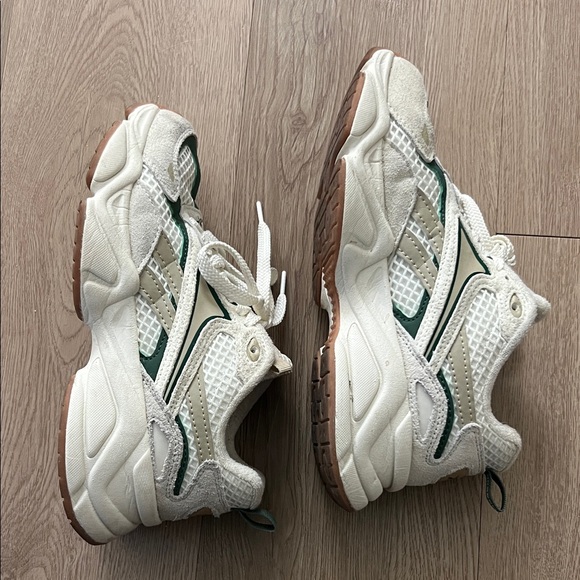 Reebok White and Green Sneakers - Picture 4 of 5